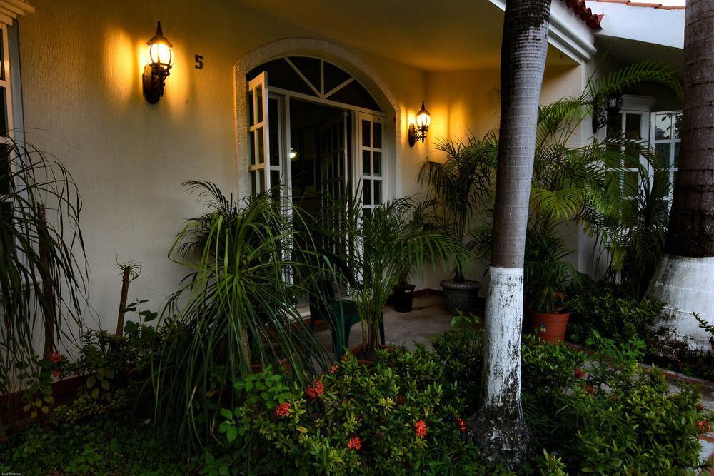 Tulipanes Cancun Exterior photo