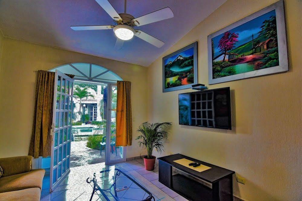 Tulipanes Cancun Exterior photo